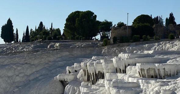 Pamukkale_Travertenlerinde_Yamaç_Paraşütü