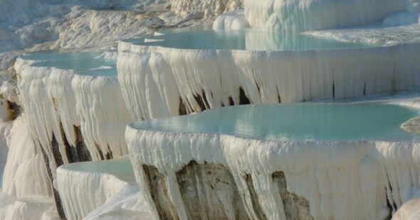 Pamukkale_Travertenlerinden_bir_fotoğraf-min